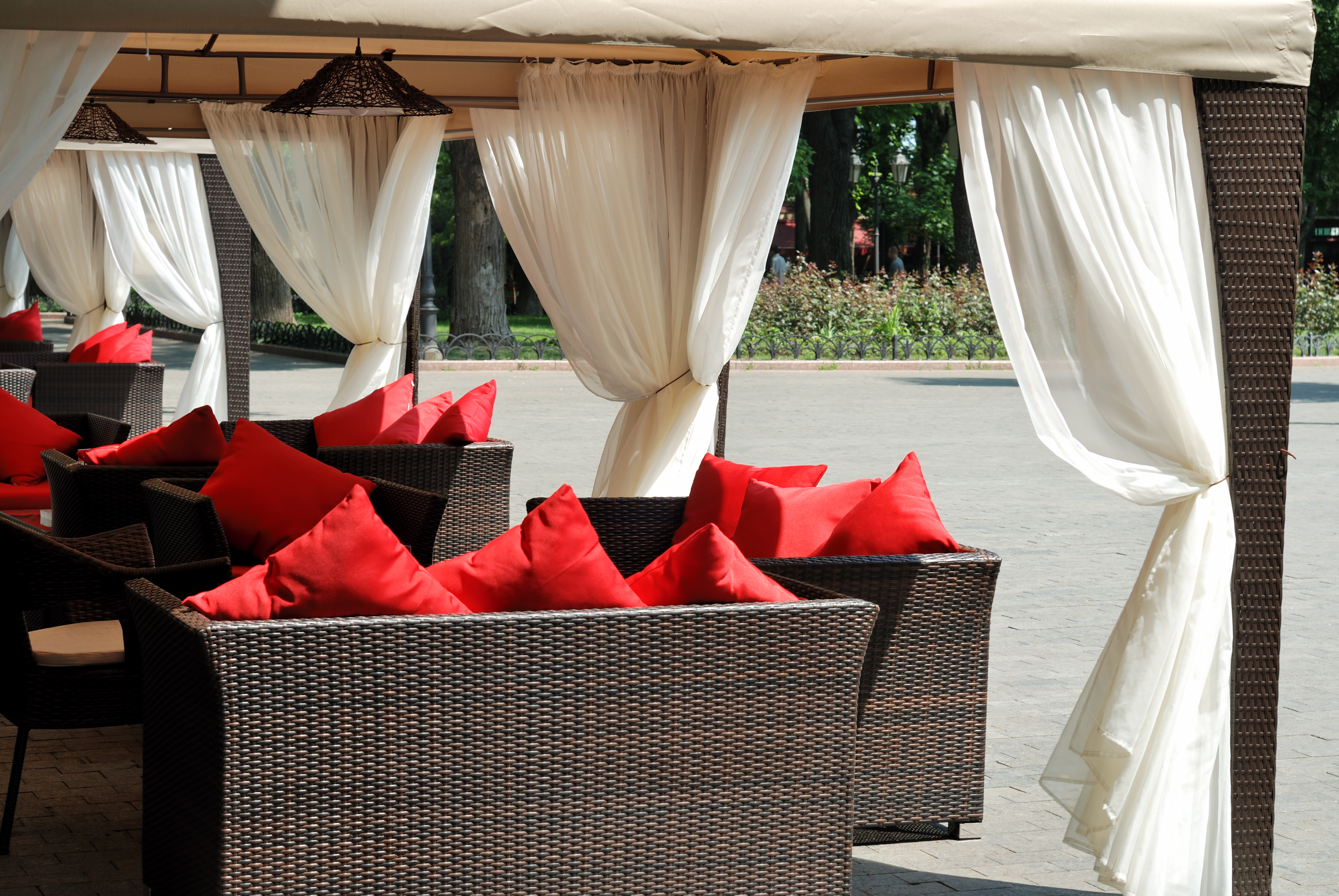 Outdoor Curtains in Baton Rouge 3 Reasons to Include on Your Patio